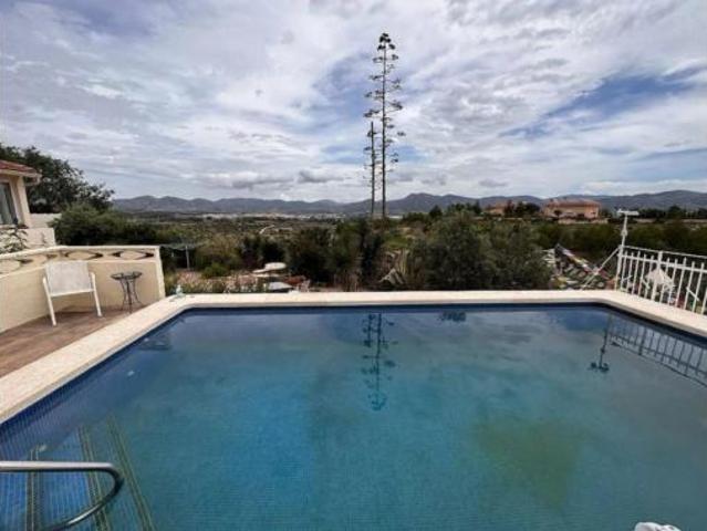 Casa en venta en l'Alt Vinalopó / El Alto Vinalopó, Valencia
