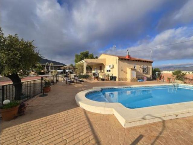 Casa en venta en l'Alt Vinalopó / El Alto Vinalopó, Valencia