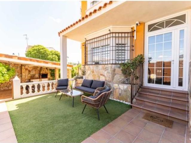 Casa en venta en Serranillos Del Valle, Madrid