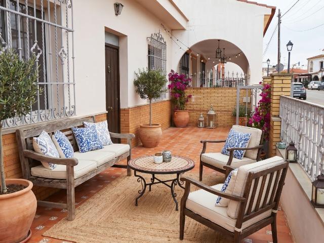 Casa en venta en Umbrete, Andalucía
