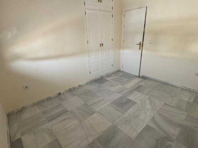 Casa en venta en Utrera, Andalucía