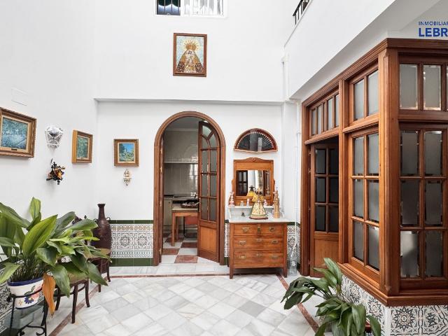 Casa en venta en Lebrija, Andalucía