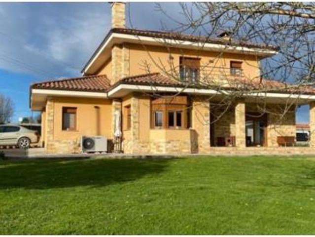 Casa en venta en Espiniella, Siero