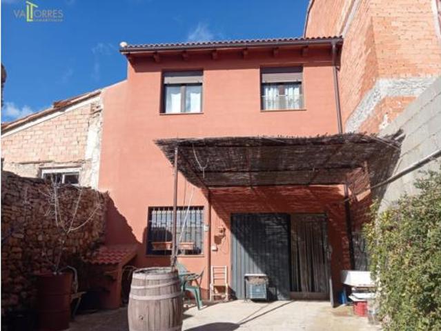 Casa en venta en Allueva, Aragón