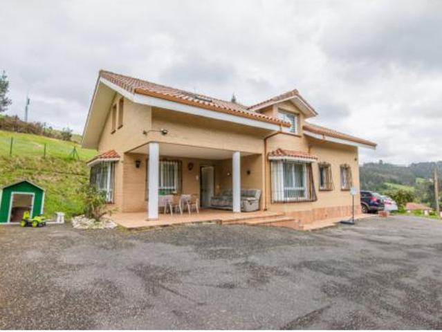 Casa en venta en Soto Del Barco, Asturias