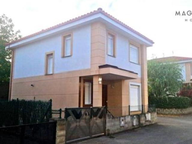 Casa en venta en Hinojedo, Suances