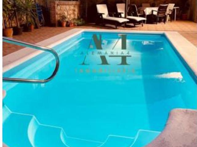 Casa en venta en Torre De Santa María, Extremadura