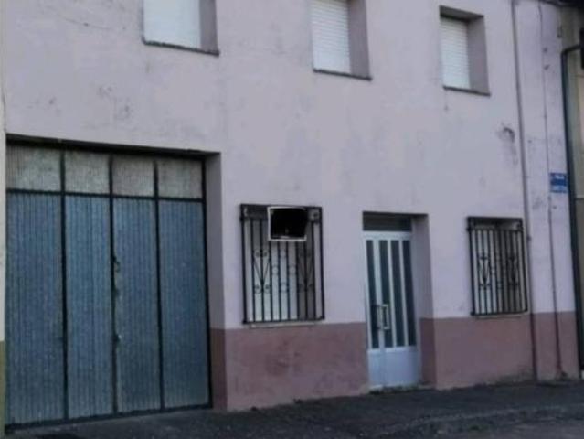 Casa en venta en Villagatón, Castilla y León