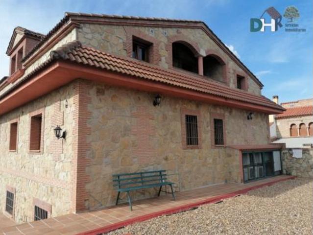 Casa en venta en Torrejón El Rubio, Extremadura