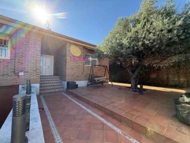 Casa en venta en Torres De La Alameda, Madrid