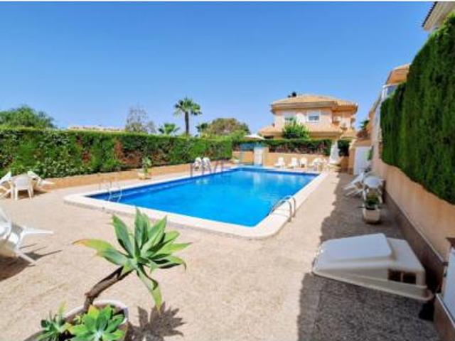 Casa en venta en Residencial Vistaferris, Torrevieja