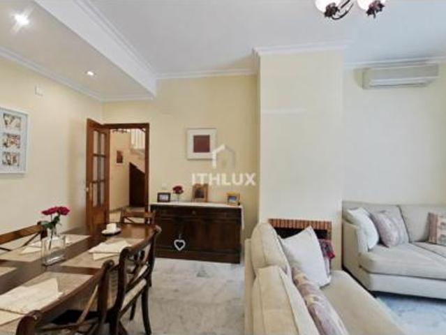 Casa en venta en Umbrete, Andalucía