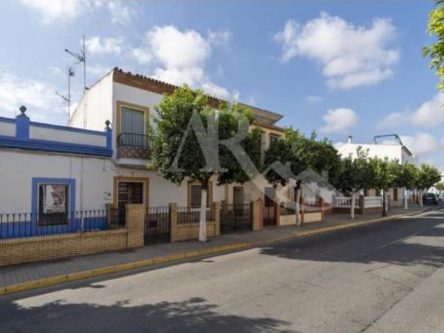 Casa en venta en Umbrete, Andalucía