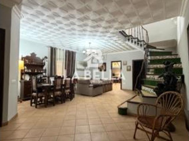 Casa en venta en Umbrete, Andalucía