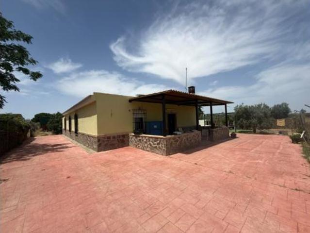 Casa en venta en Utrera, Andalucía