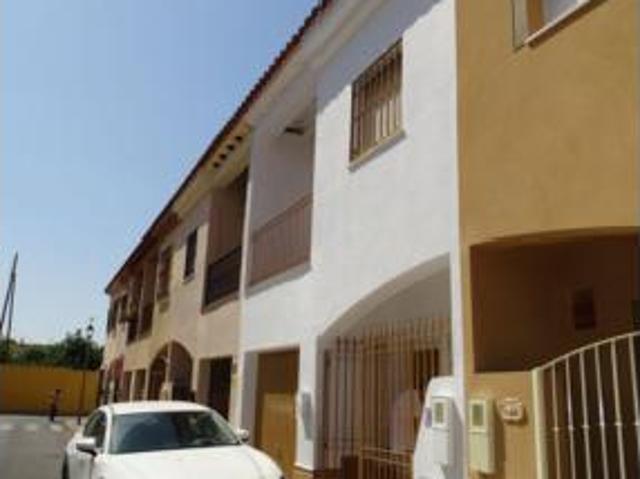 Casa en venta en Utrera, Andalucía