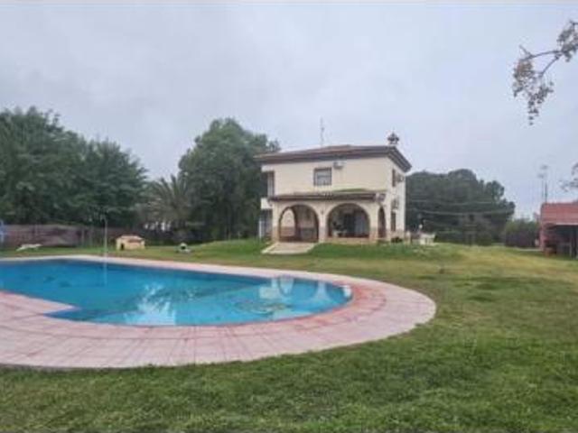 Casa en venta en Utrera, Andalucía
