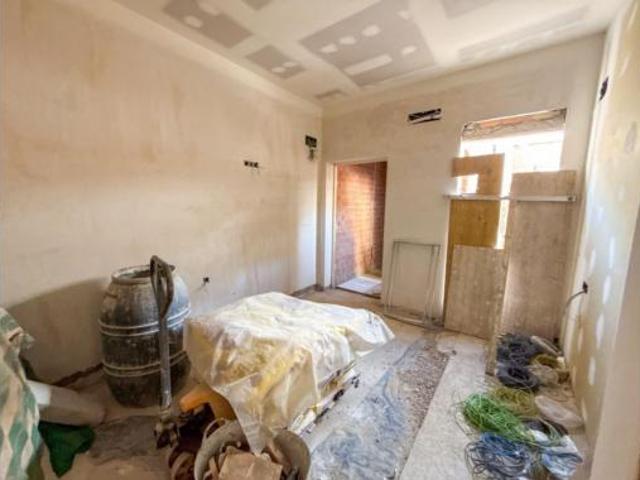 Casa en venta en Utrera, Andalucía
