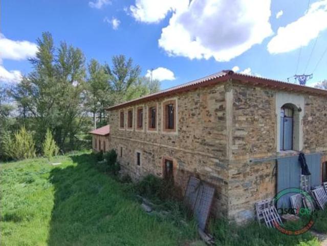 Casa en venta en Santiago Millas, Castilla y León