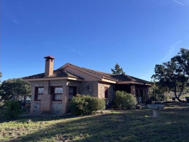 Casa en venta en Valdemorillo, Madrid