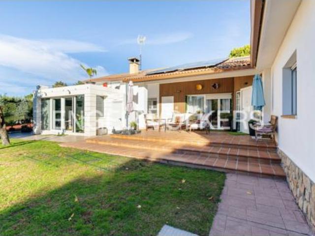 Casa en venta en Navarredonda, Valdemorillo