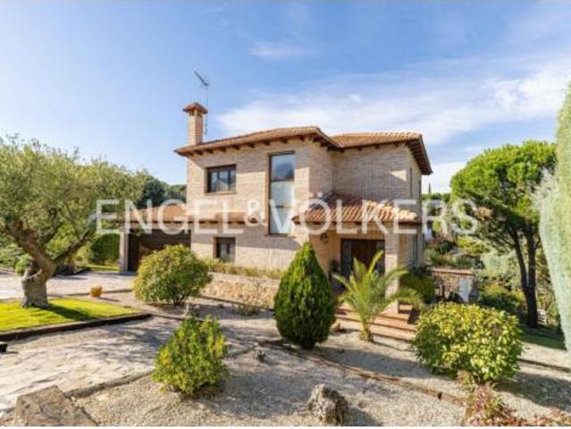 Casa en venta en Navarredonda, Valdemorillo