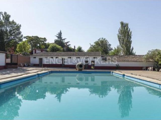 Casa en venta en Valdeolmos-alalpardo, Madrid