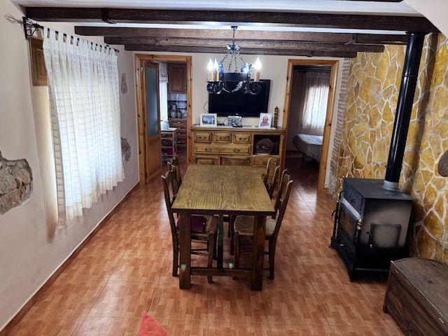 Casa en venta en Utiel, Las Cuevas