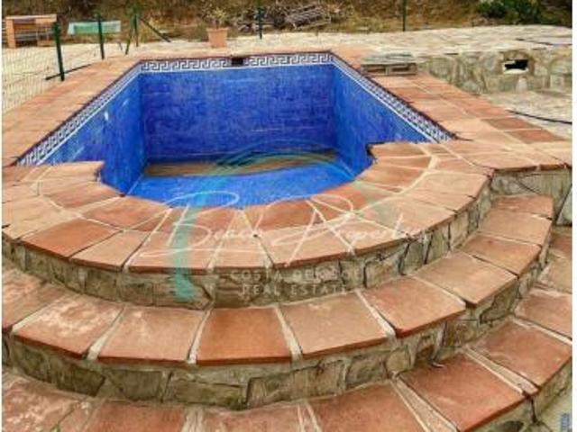 Casa en venta en La Gloria, Vélez-Málaga