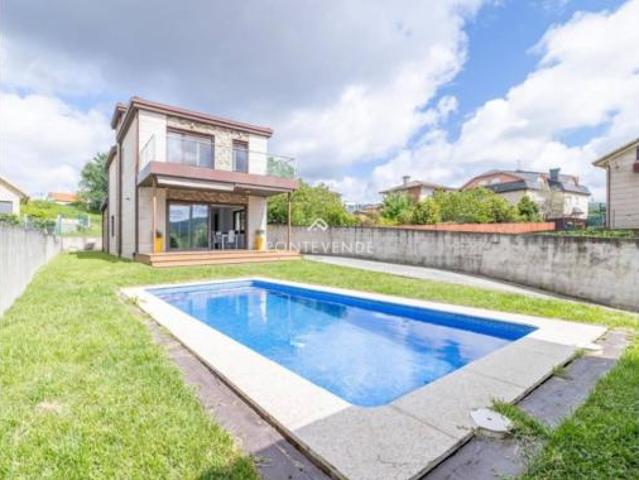 Casa en venta en Beade, Vigo