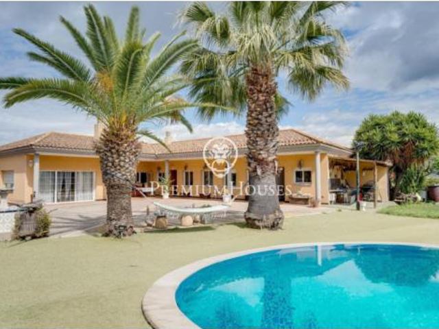 Casa en venta en Vilanova I La Geltrú, els Sis Camins