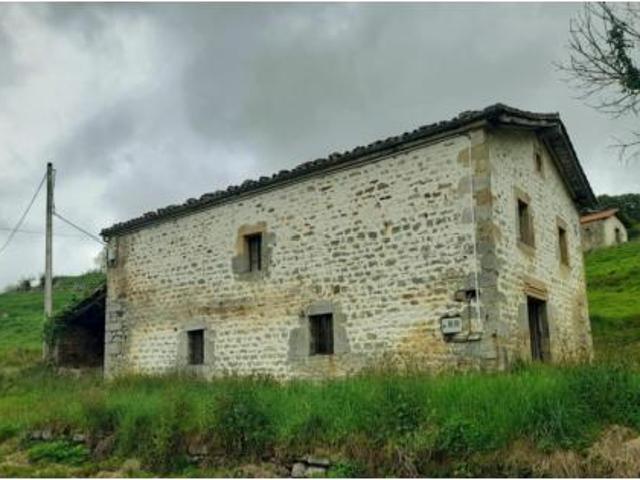 Casa en venta en Villacarriedo, Cantabria