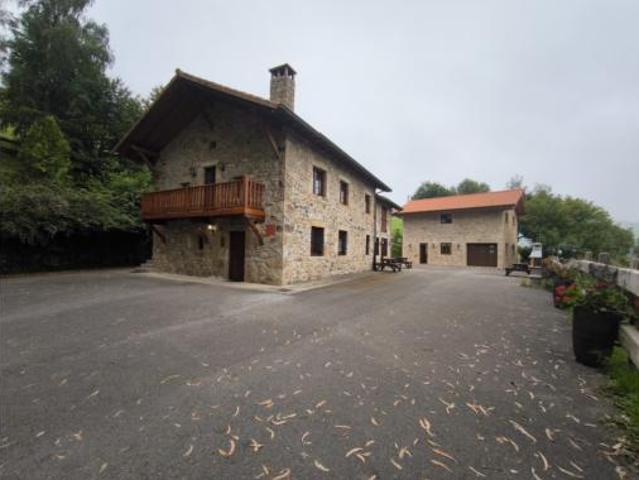 Casa en venta en Villacarriedo, Cantabria