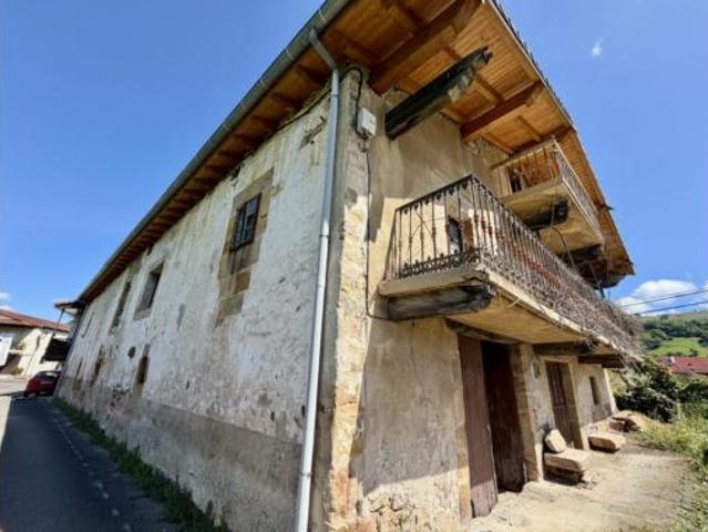 Casa en venta en Villacarriedo, Cantabria