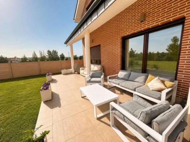 Casa en venta en Villarrodrigo de las Regueras, Villaquilambre