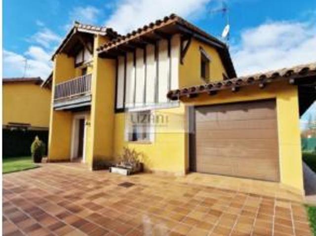 Casa en venta en Villarrodrigo de las Regueras, Villaquilambre