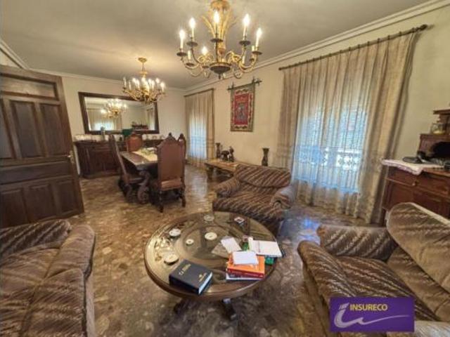 Casa en venta en Villaturiel, Castilla y León