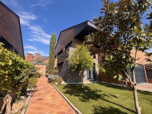 Casa en venta en Villaviciosa De Odón, Madrid