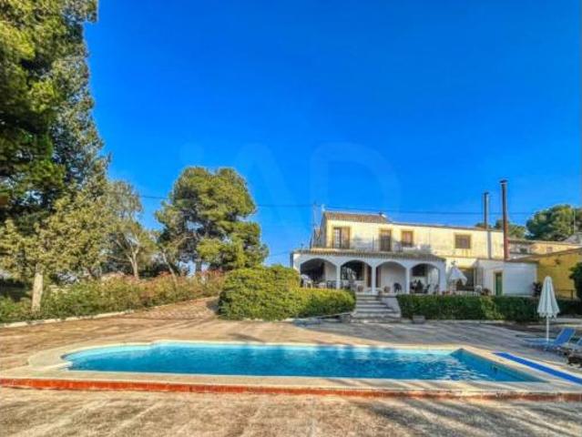 Casa en venta en l'Alt Vinalopó / El Alto Vinalopó, Valencia