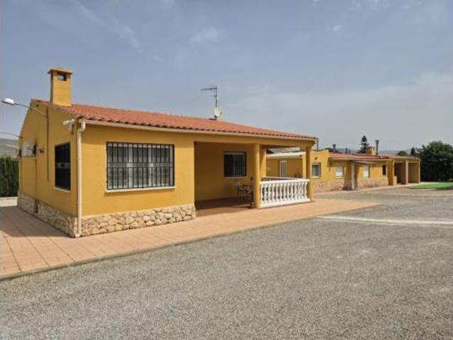 Casa en venta en l'Alt Vinalopó / El Alto Vinalopó, Valencia