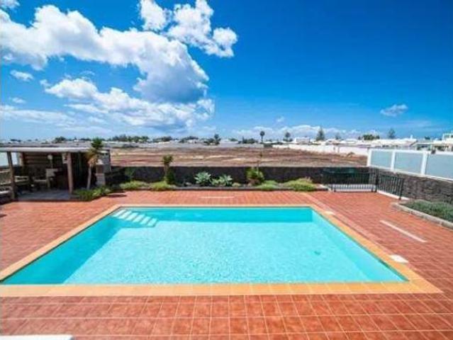 Chalet en venta en Playa Blanca, Yaiza