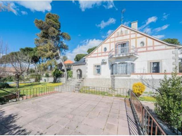 Casa en venta en Zarzalejo, Madrid