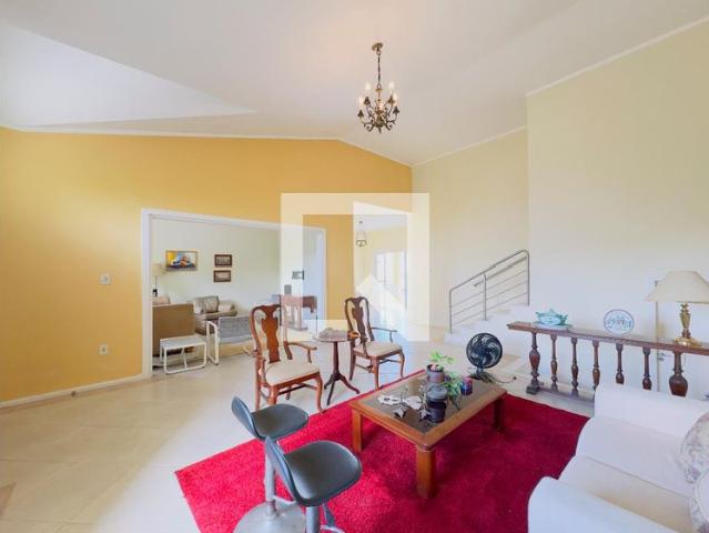 Casa aluguel em Região Imediata de São José dos Campos, Região Metropolitana do Vale do Paraíba e Litoral Norte