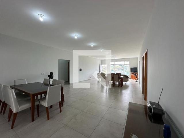 Casa aluguel em Região Imediata de São José dos Campos, Região Metropolitana do Vale do Paraíba e Litoral Norte