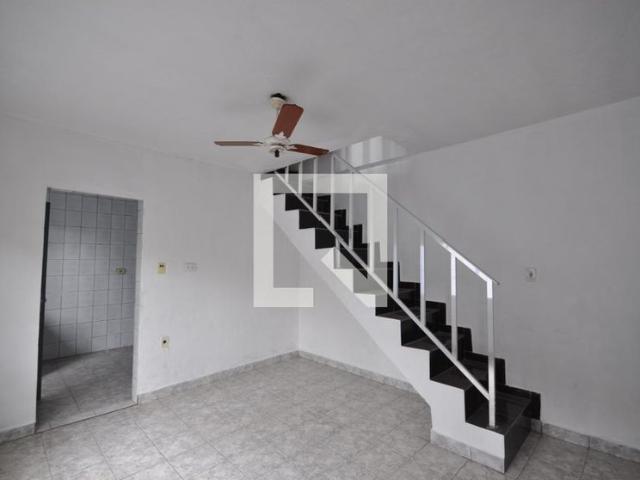 Casa aluguel em Parque Vitória, São Paulo