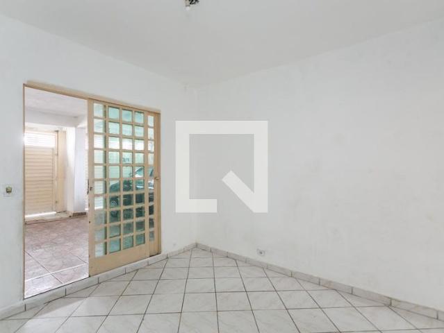 Casa aluguel em Vila Carmelo, São Paulo