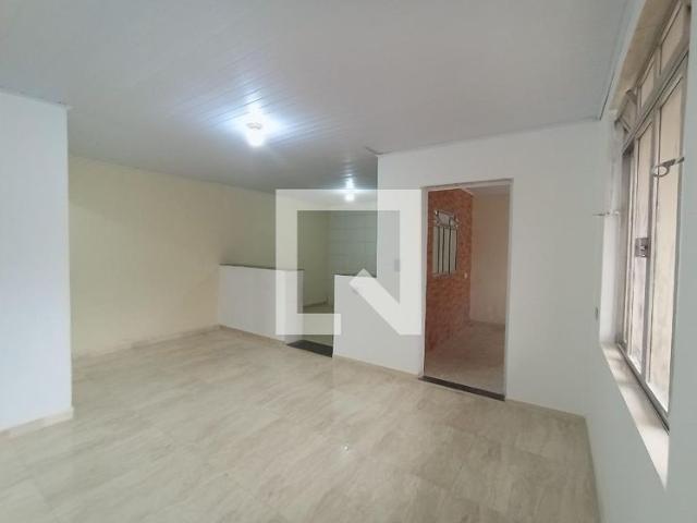 Casa aluguel em Jardim Santo Elias, São Paulo