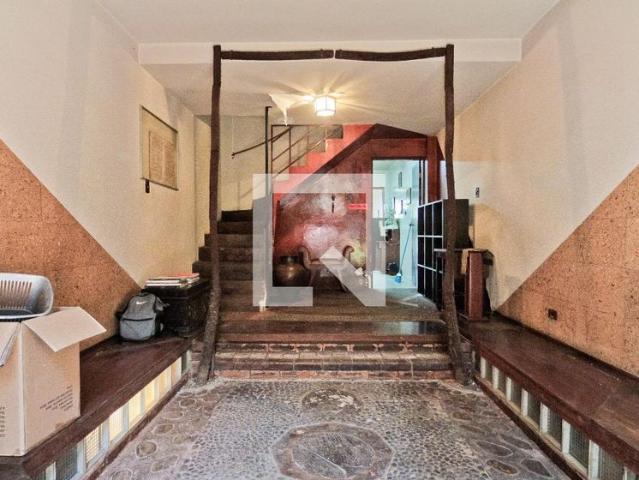 Casa aluguel em Vila Zat, São Paulo