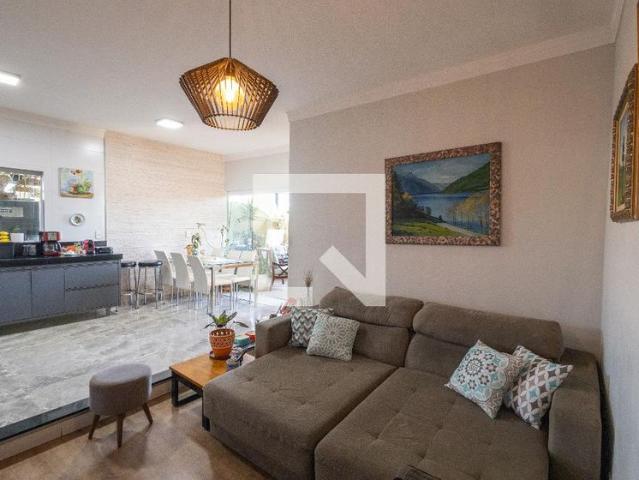 Casa aluguel em Região Imediata de São José dos Campos, Região Metropolitana do Vale do Paraíba e Litoral Norte