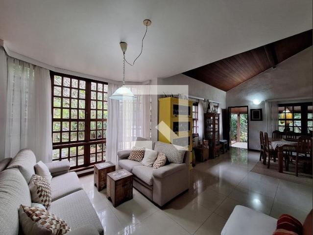 Casa aluguel em Região Geográfica Imediata do Rio de Janeiro, Região Metropolitana do Rio de Janeiro
